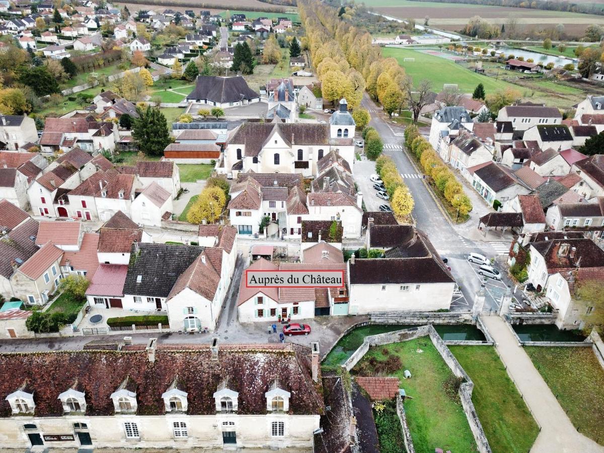 Aupres Du Chateau Tanlay Екстериор снимка